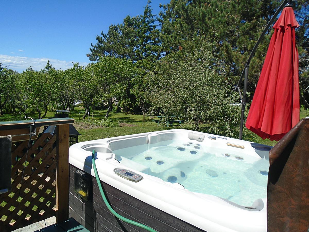 Gite La Halte Du Verger Bed And Breakfast Riviere-du-Loup Exterior photo