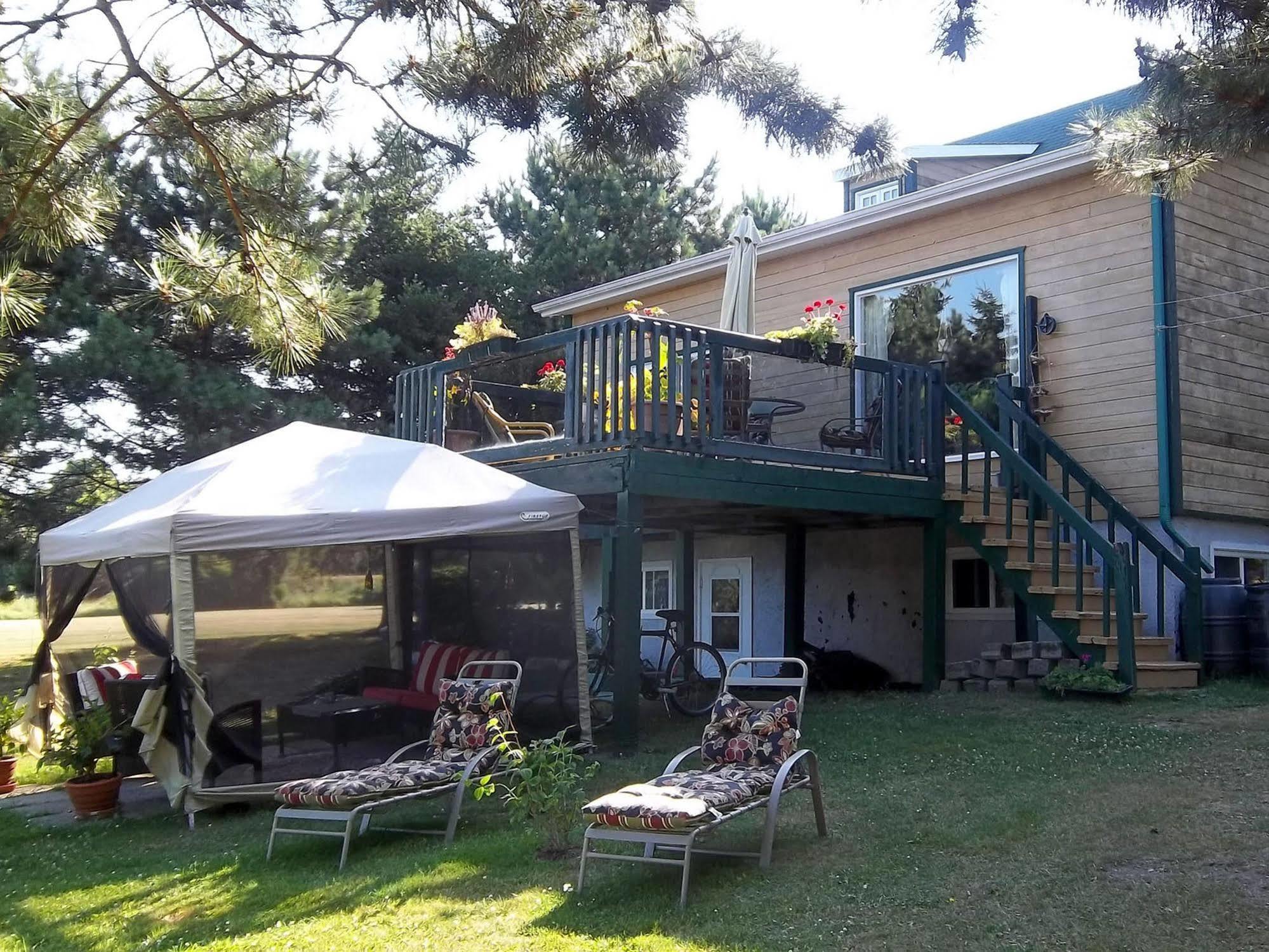 Gite La Halte Du Verger Bed And Breakfast Riviere-du-Loup Exterior photo
