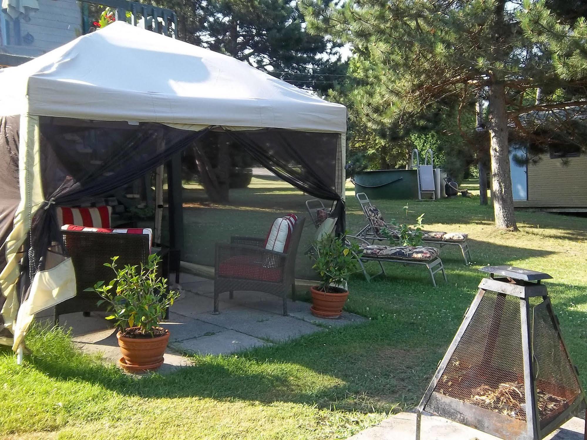 Gite La Halte Du Verger Bed And Breakfast Riviere-du-Loup Exterior photo